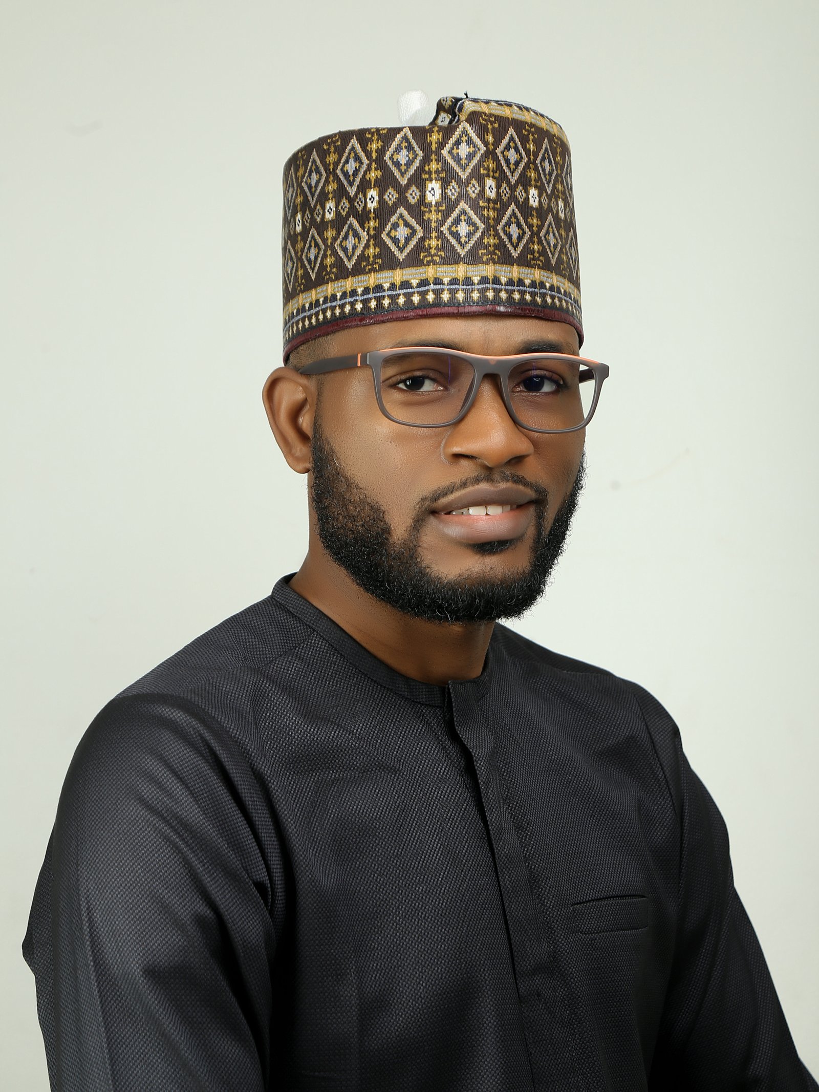 ESV. Hamed Alabi, MNIVS, RSV